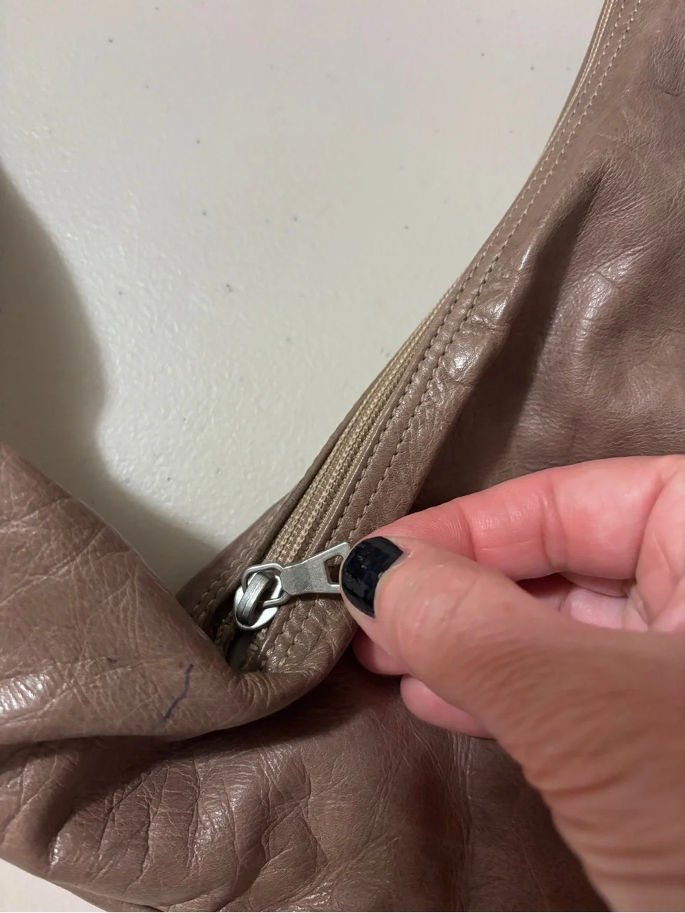 M0851 Crescent Shoulder Bag Knot Strap Tan Brown Soft Leather Hobo Minimalist